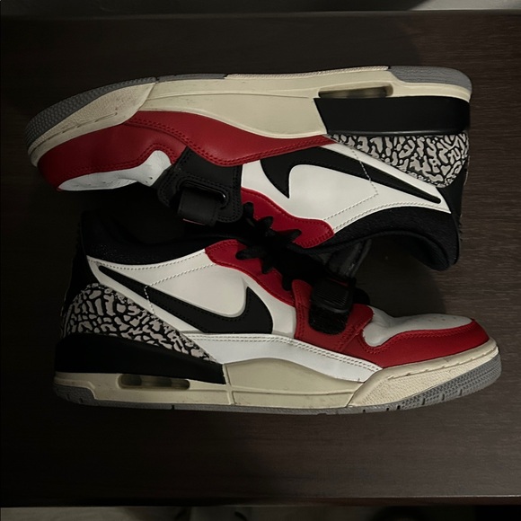 Jordan Legacy 312 - Picture 2 of 6